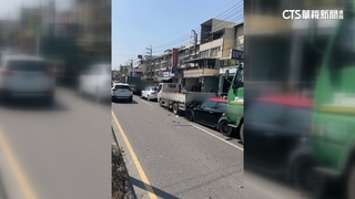 5車連環撞！疑貨車未保持安距　轎車慘變夾心餅1人傷