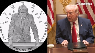 金色川普雕像和手扶梯　「川普圖書館」設計影像公開