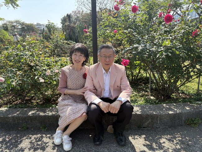 發文稱柯文哲「賤人賤狗」　遭網酸「快去擦地板」　陳佩琪冷回：今天擦完了