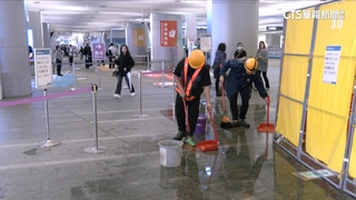 機捷台北車站通道積水濕滑　雙子星大樓工程致漏水