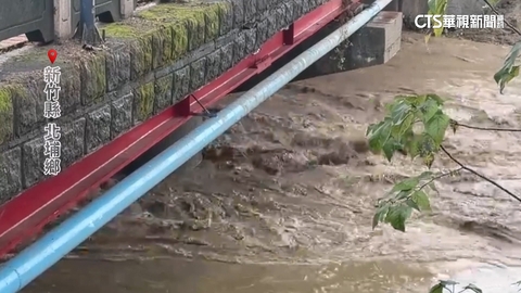 新竹豪雨警報！　北埔鄉「百分橋」封橋管制　禁人車通行
