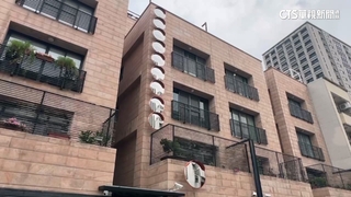 透天外牆掛10面反光鏡引熱議　台南工務局：無違規