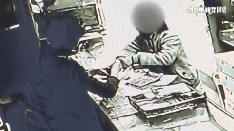 台東老字號銀樓賣金「誤算」憂客虧萬元 急向警求助