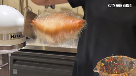 「拔絲」包覆可頌 多層次口感+晶亮糖絲雙重享受