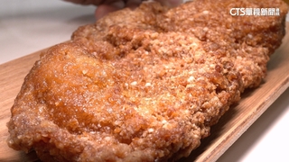 「國民美食」進化！　無骨炸雞.20公分巨型雞排吸睛