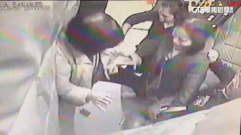 1111人力銀行爆家變! 總裁長子竟電梯內毆打姑姑