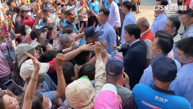 賴清德.陳亭妃掃廟喊「接棒市長」！　謝龍介「吃播」台南美食