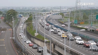 國道狂飆時速229公里　內線龜當路隊長　警方開罰！