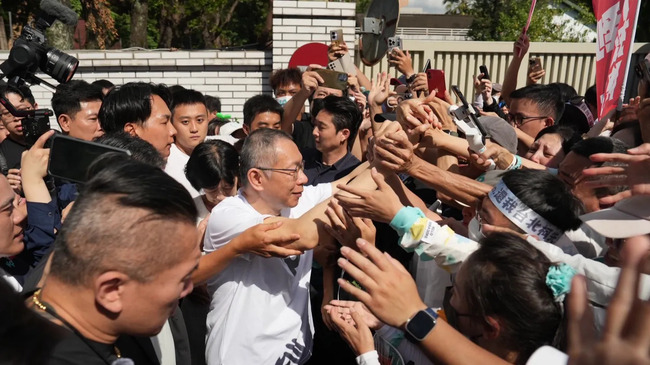 【網路溫度計】柯文哲交保網路聲量逾169萬筆！近十日熱議焦點一次看 | 華視新聞