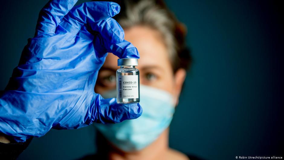 過敏症患者小心：新冠疫苗或引起過激反應 | 華視新聞