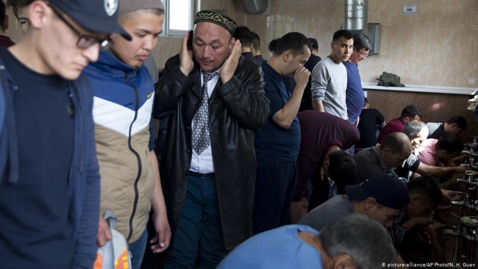 新疆家人失蹤 哈薩克人要求北京出面解釋 | 華視新聞