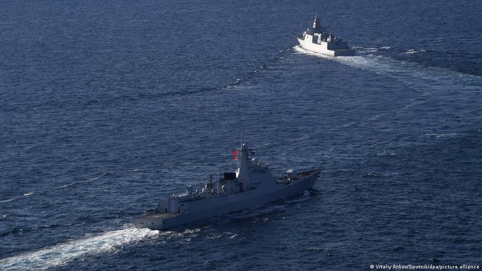 史上首次 中俄十艘軍艦共同穿越日本海峽 | 華視新聞