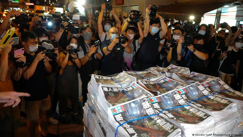 調查：近半數駐香港記者計劃離港 | 華視新聞