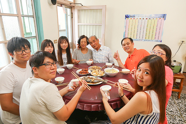 一個台灣四個世代，退休命運大不同！ | 華視新聞