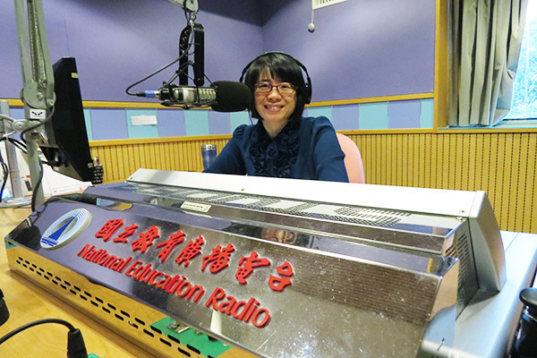 【放送On Air】教育電台主持人朱玉娟：透過節目帶給聽眾新的價值觀 | 華視新聞