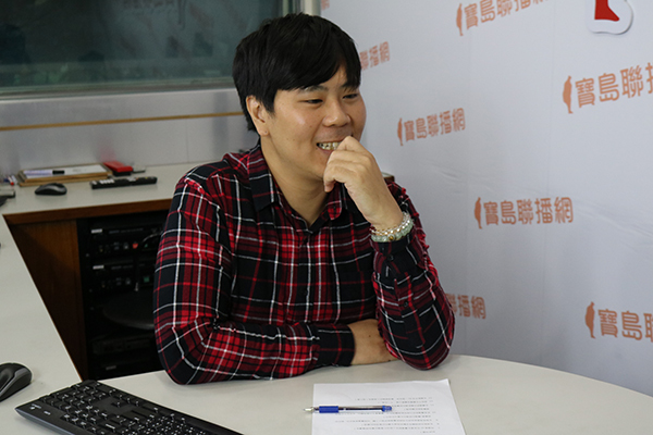 【人物專訪】寶島新聲電台DJ邵大倫：希望透過廣播把母語意識傳播到台灣各個角落 | 華視新聞