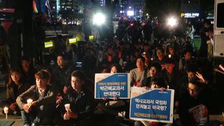 韓版課綱爭議　師生上街抗議國編版歷史課本