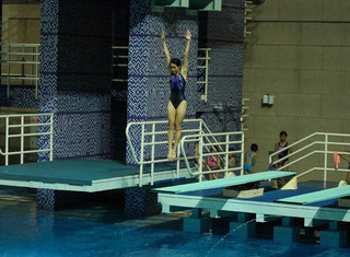 克服跳水練習場地不足　賴昱燕三米跳板賽奪冠
