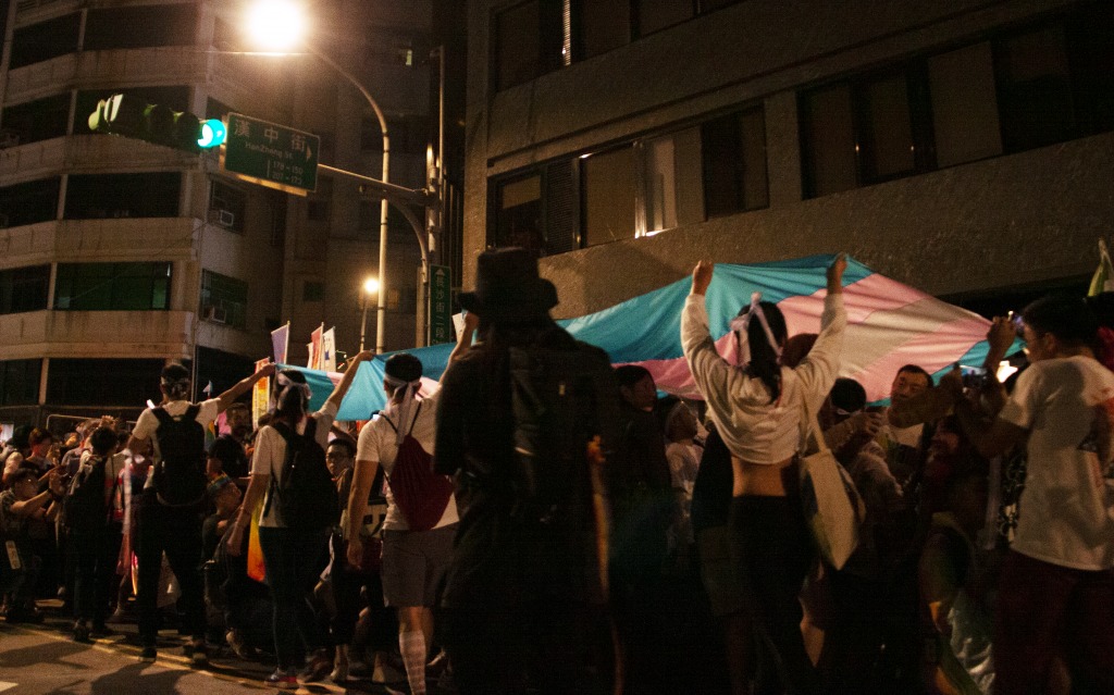 千人扮裝遊行　盼大眾看見跨性別 | 華視新聞