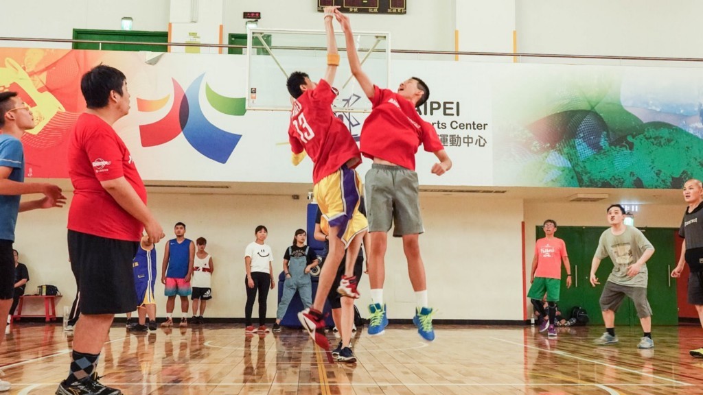 心路籃球社讓身障者重拾籃球夢 | 華視新聞